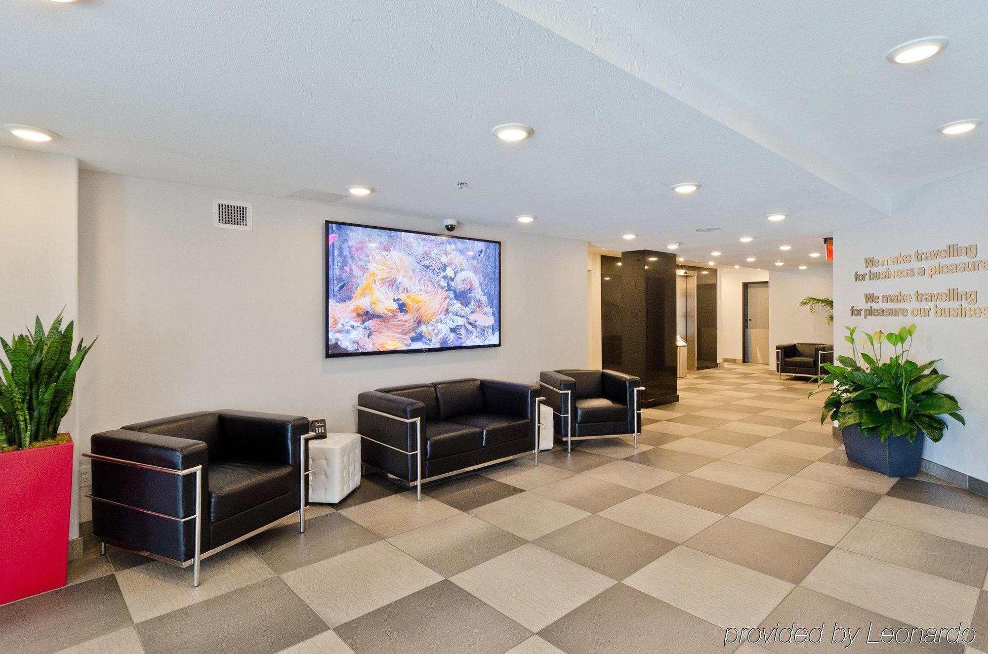 Hotel Elan YYC 외부 사진