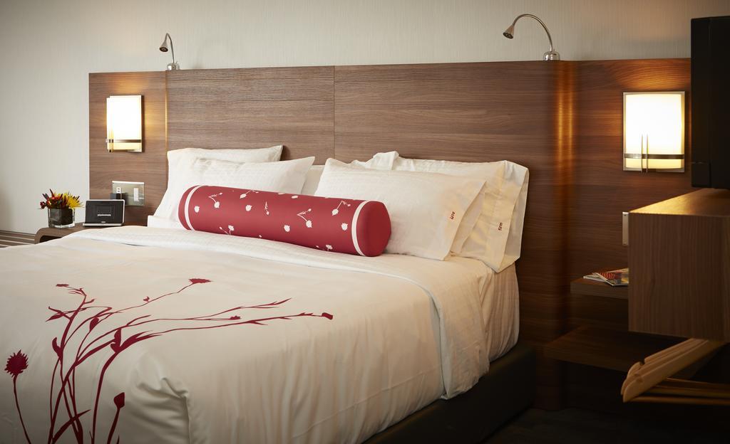 Hotel Elan YYC 외부 사진