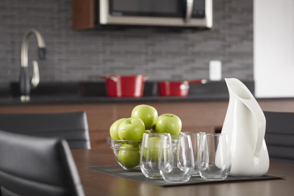 Hotel Elan YYC 외부 사진