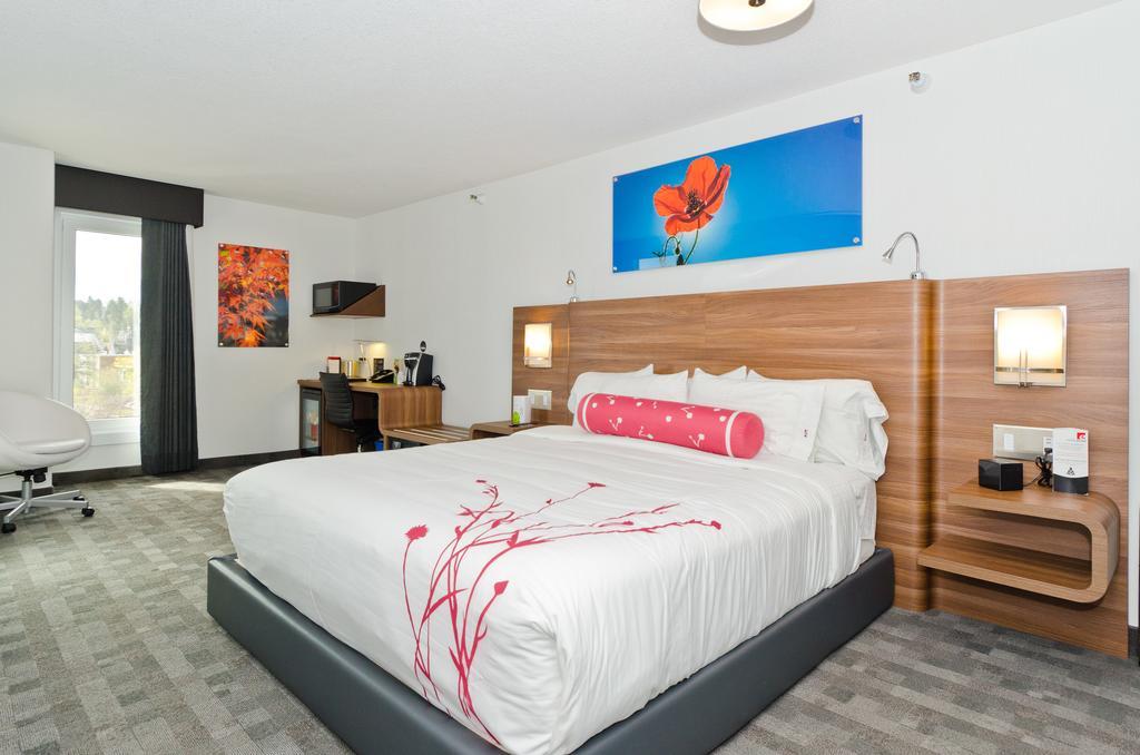Hotel Elan YYC 외부 사진