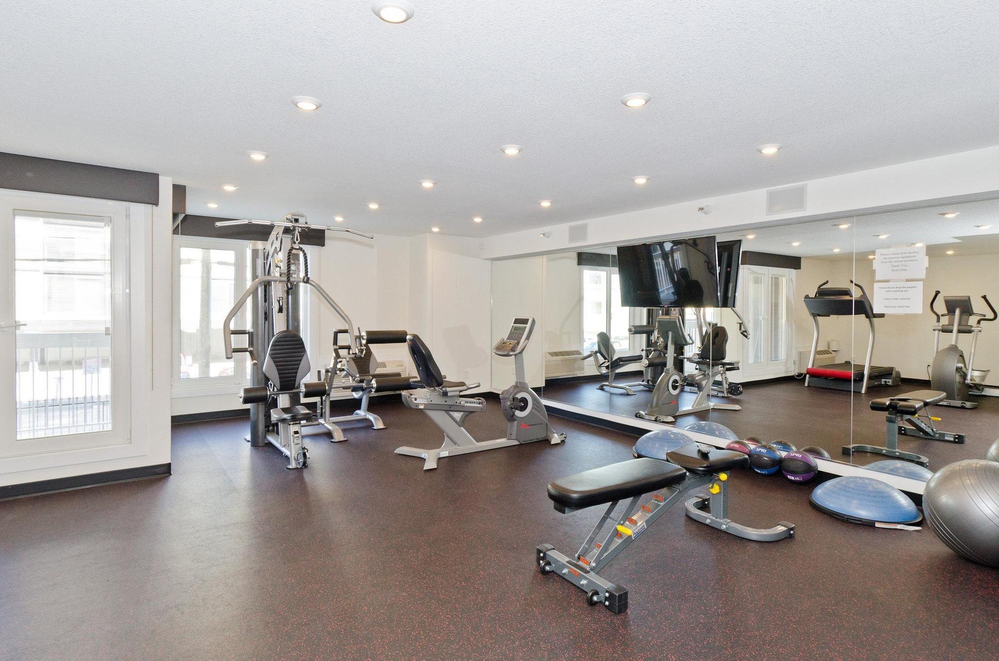 Hotel Elan YYC 외부 사진