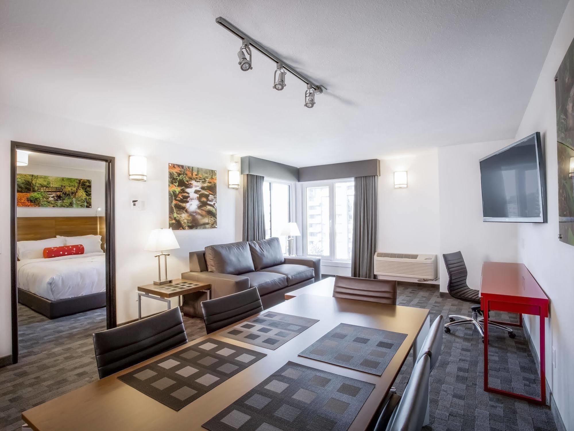 Hotel Elan YYC 외부 사진